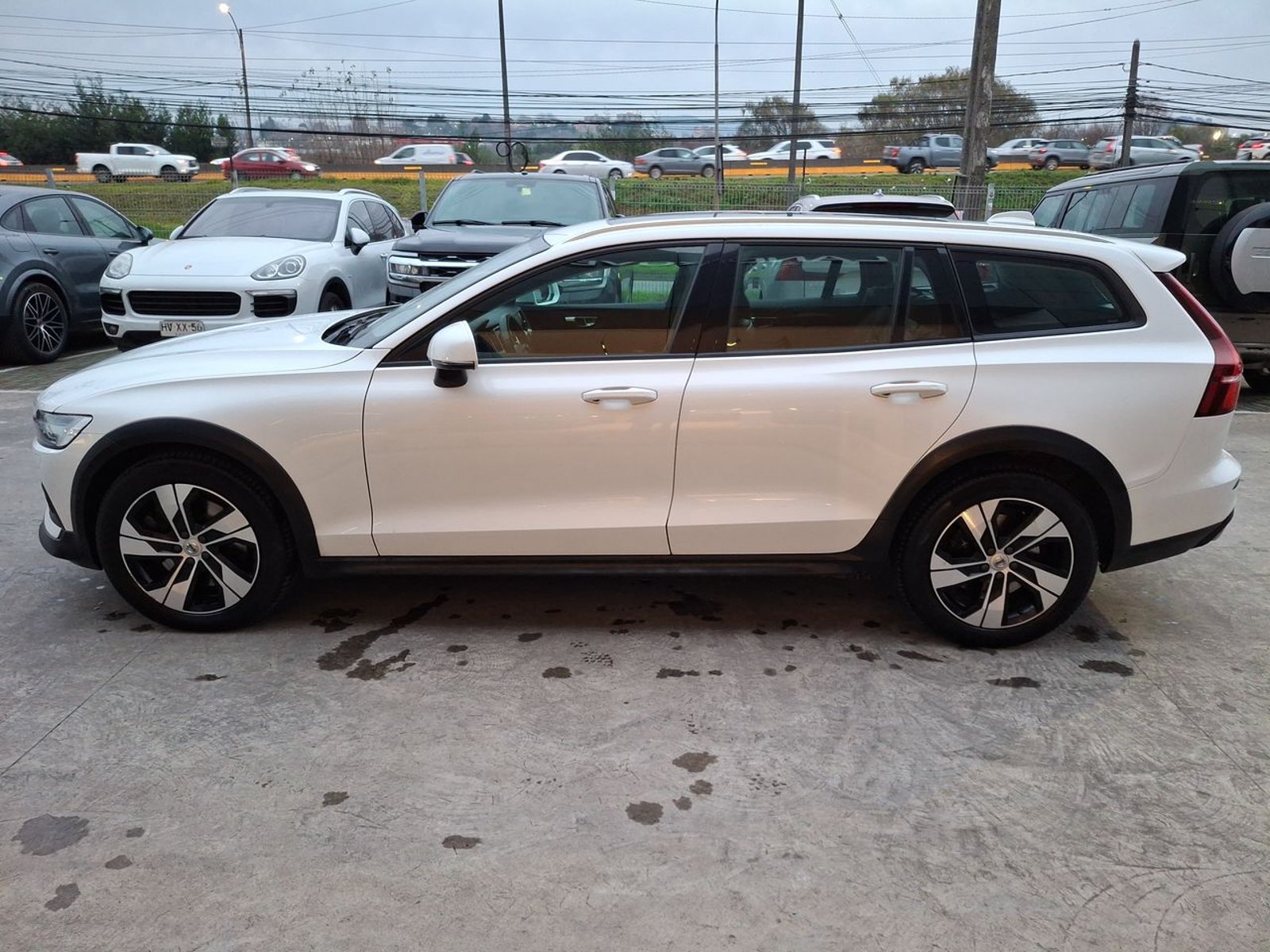 Volvo V60 2.0t Cross Country T5 Momentum Awd At 5p 2021 - Imagen 4 de 8