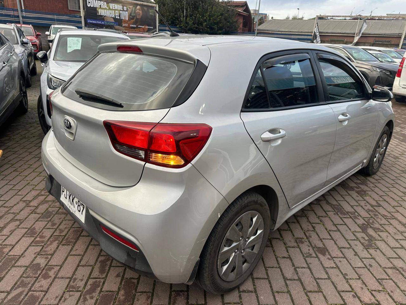Kia Rio 5 1.4 Ex 4x2 Ac Ci 6mt 5p 2021 - Imagen 4 de 5