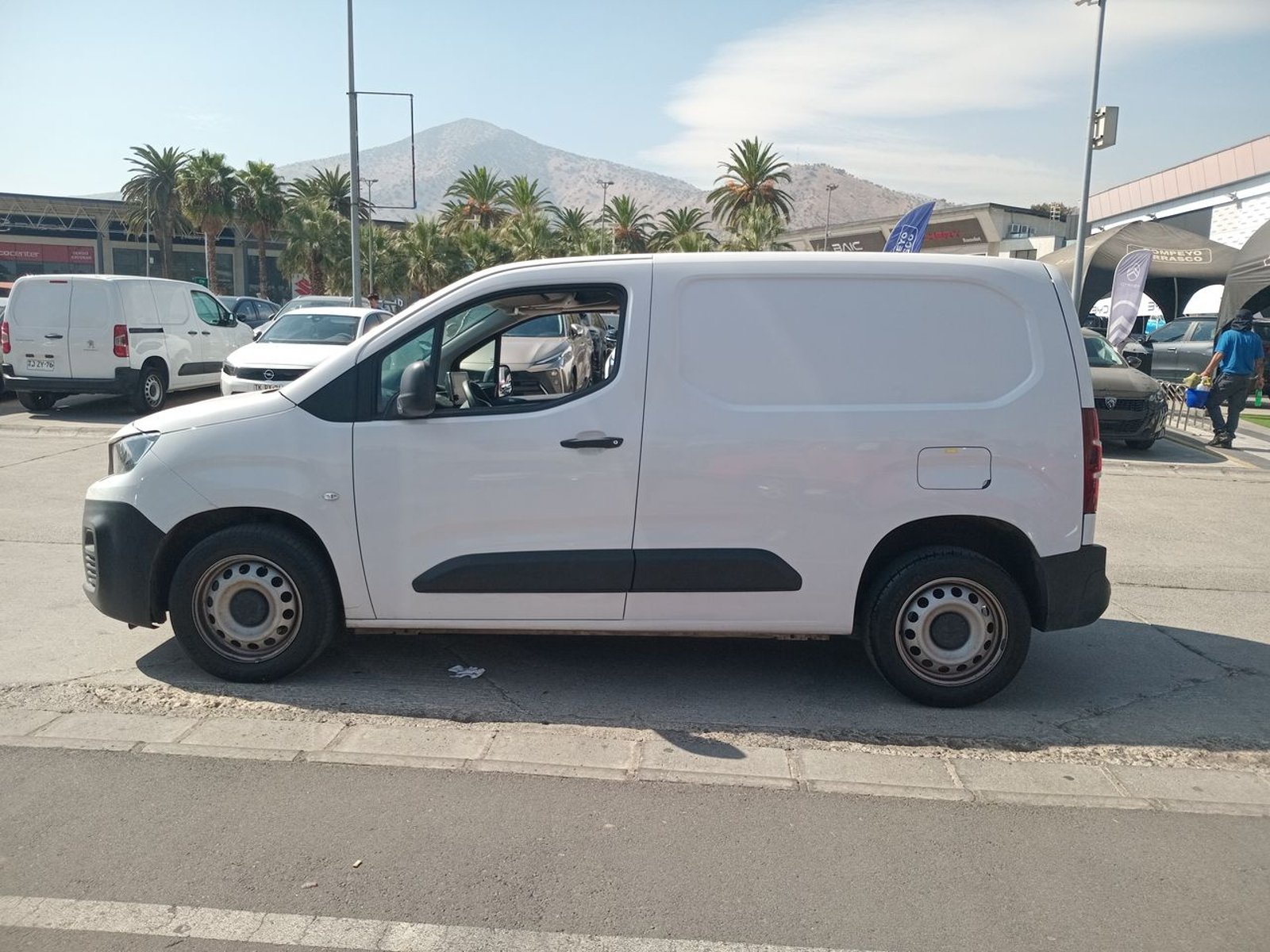 Peugeot Partner 1.5 L1 Hdi Diesel 100hp 4x2 Mt 5p 2024 - Imagen 4 de 8