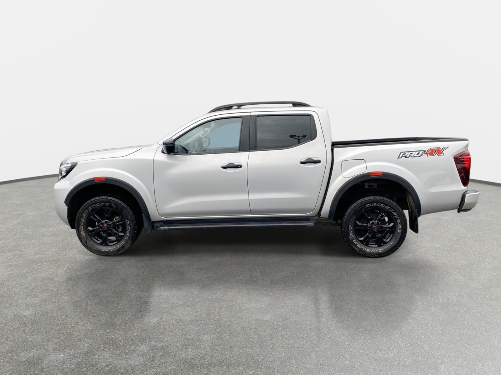 Nissan Navara 2.3d Pro4x Diesel 4x4 Dob.cab. At 4p 2023 - Imagen 4 de 8