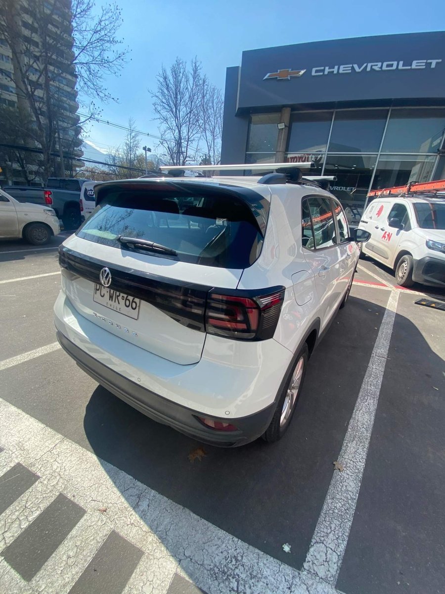 Volkswagen T-cross 1.6 Msi Trendline 4x2 Mt5 5p 2021 - Imagen 4 de 5