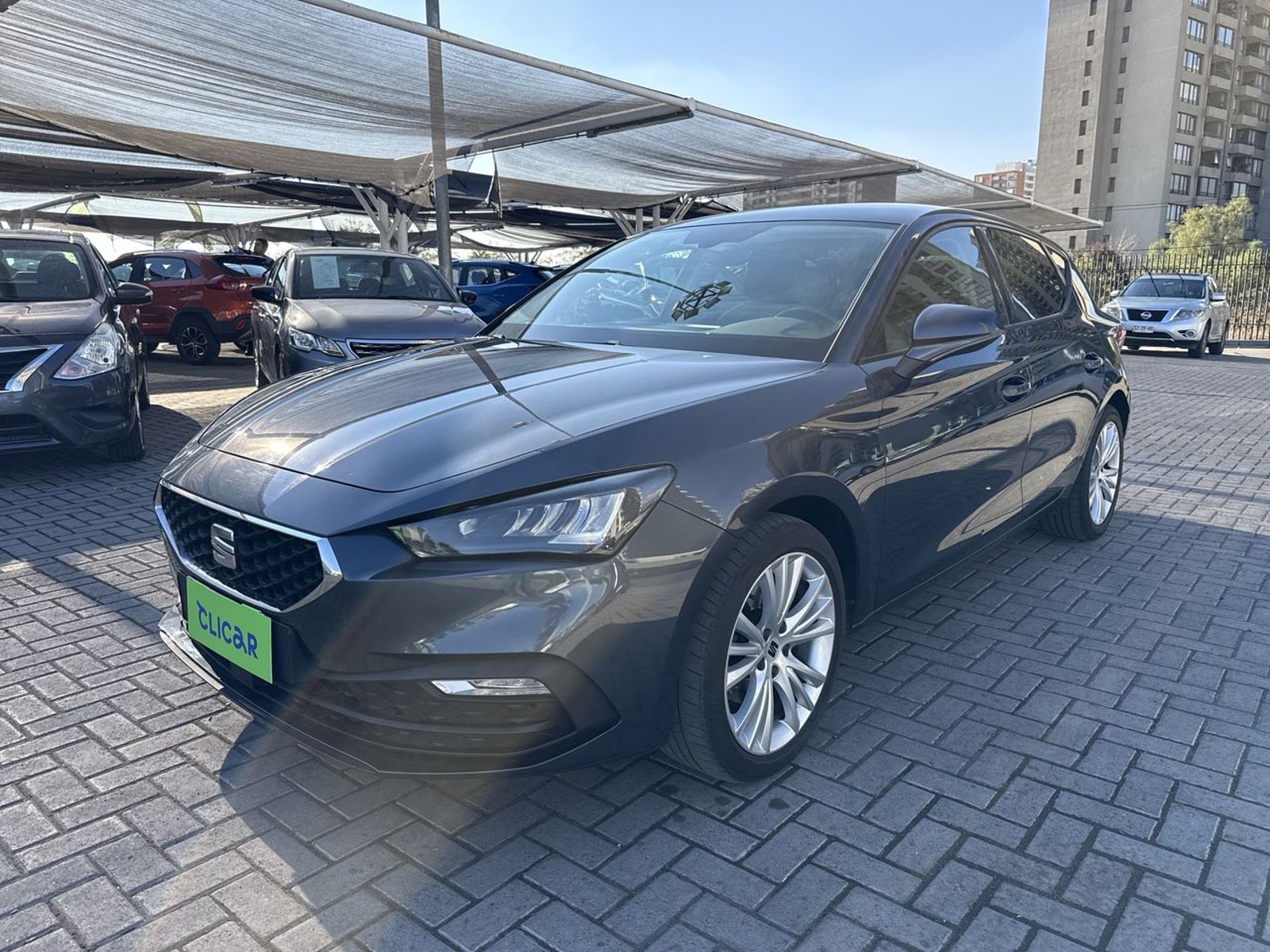 SEAT Leon 1.4 Style 4x2 At 5p 2022 - Foto 3 de 8