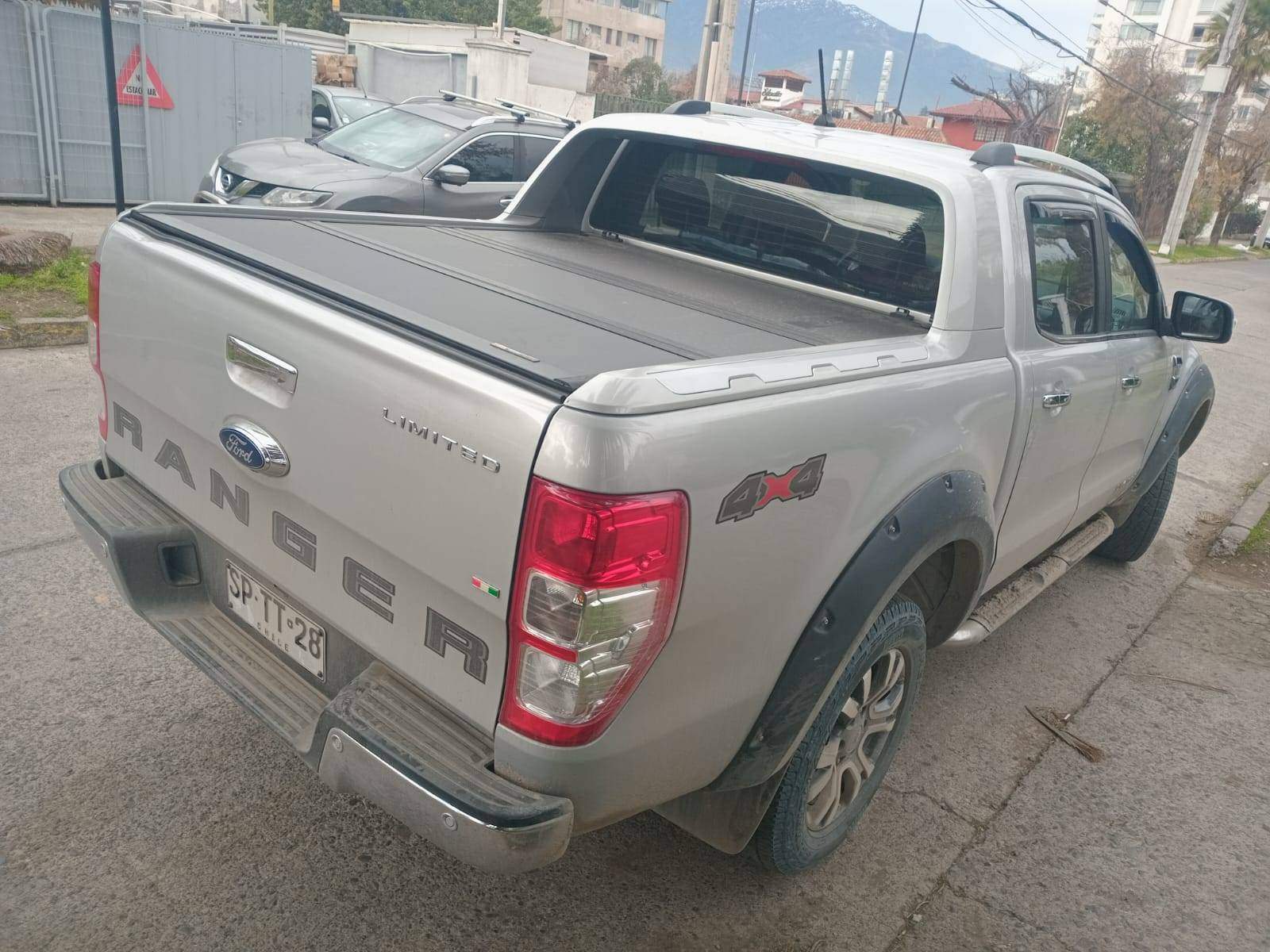 Ford Ranger 3.2 Ltd Euro 6 Diesel 4x4 Dob. Cab. At 4p 2023 - Imagen 4 de 5