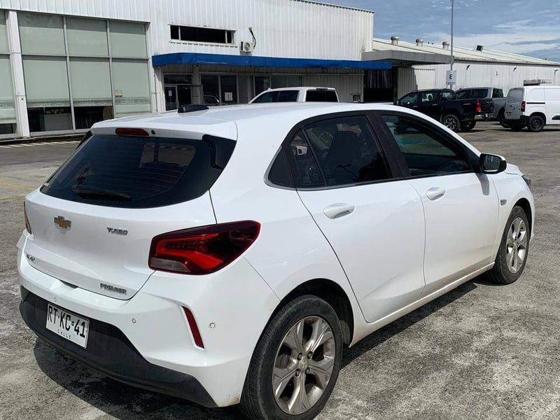 Chevrolet Onix 1.0t Premier 4x2 At 5p 2022 - Imagen 4 de 5