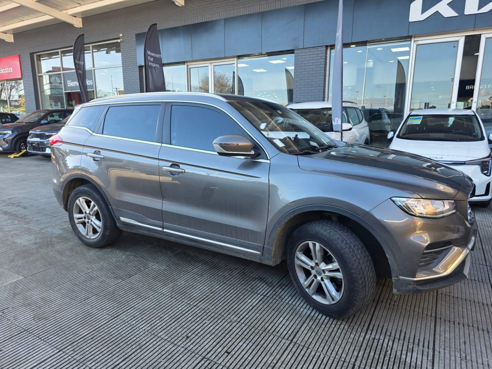 Geely Azkarra 1.5t Comfort 4x2 6at 5p 2022 - Foto 3 de 5