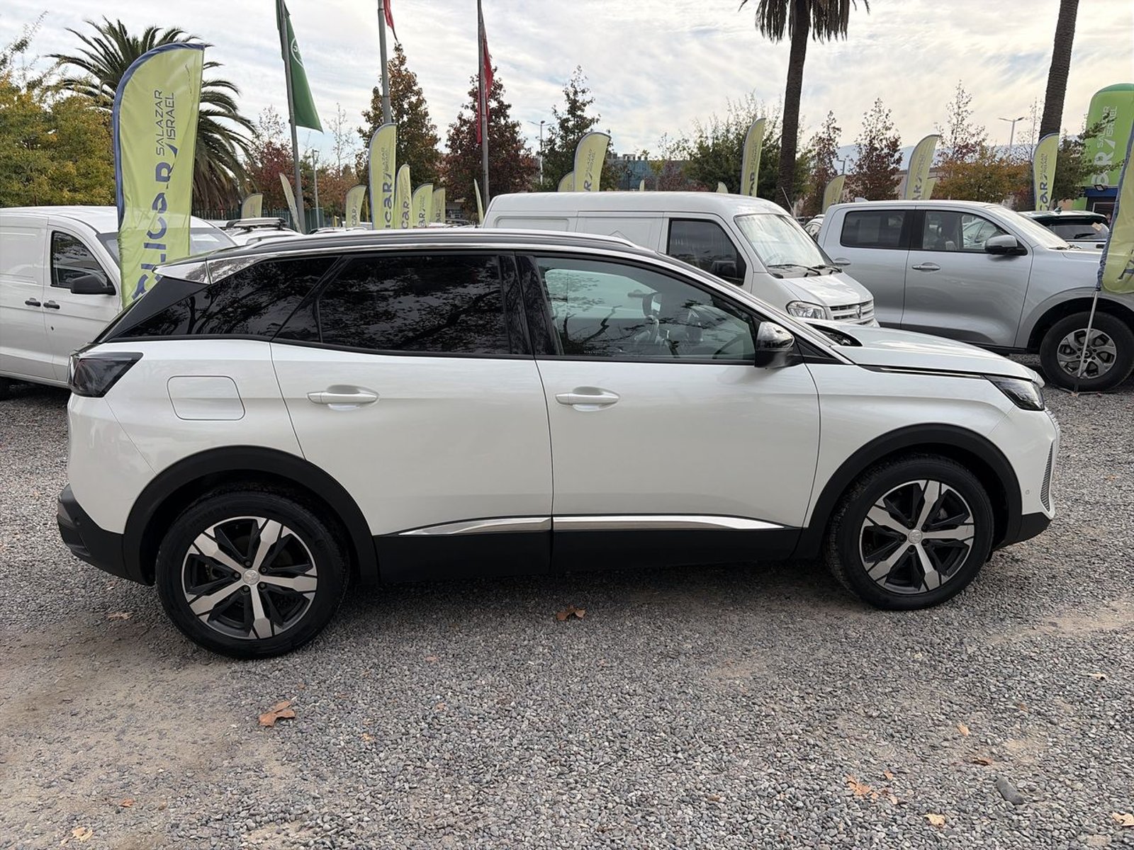 Peugeot 3008 1.5 Allure Pack Bluehdi 130 4x2 Eat8 5p 2024 - Imagen 8 de 8