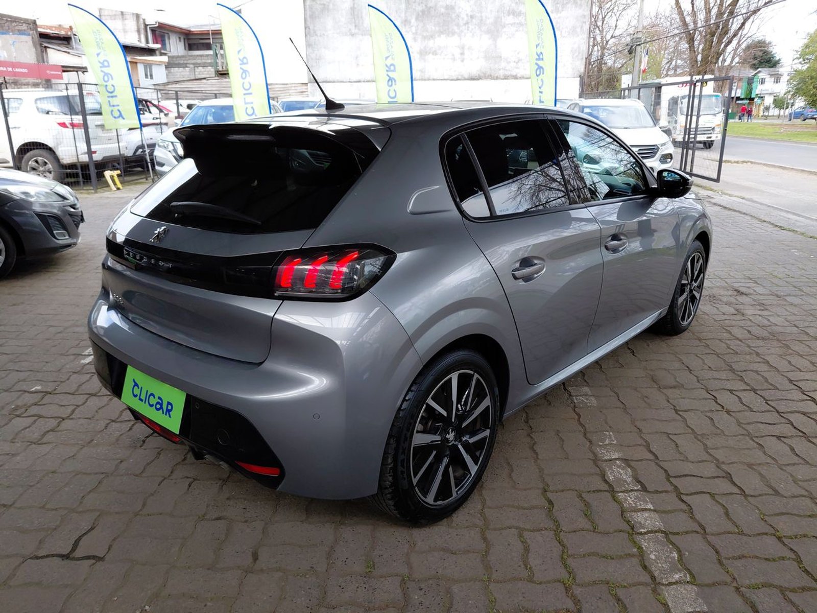 Peugeot 208 1.2 Gt Puretech 4x2 130 Eat8 5p 2021 - Imagen 7 de 8