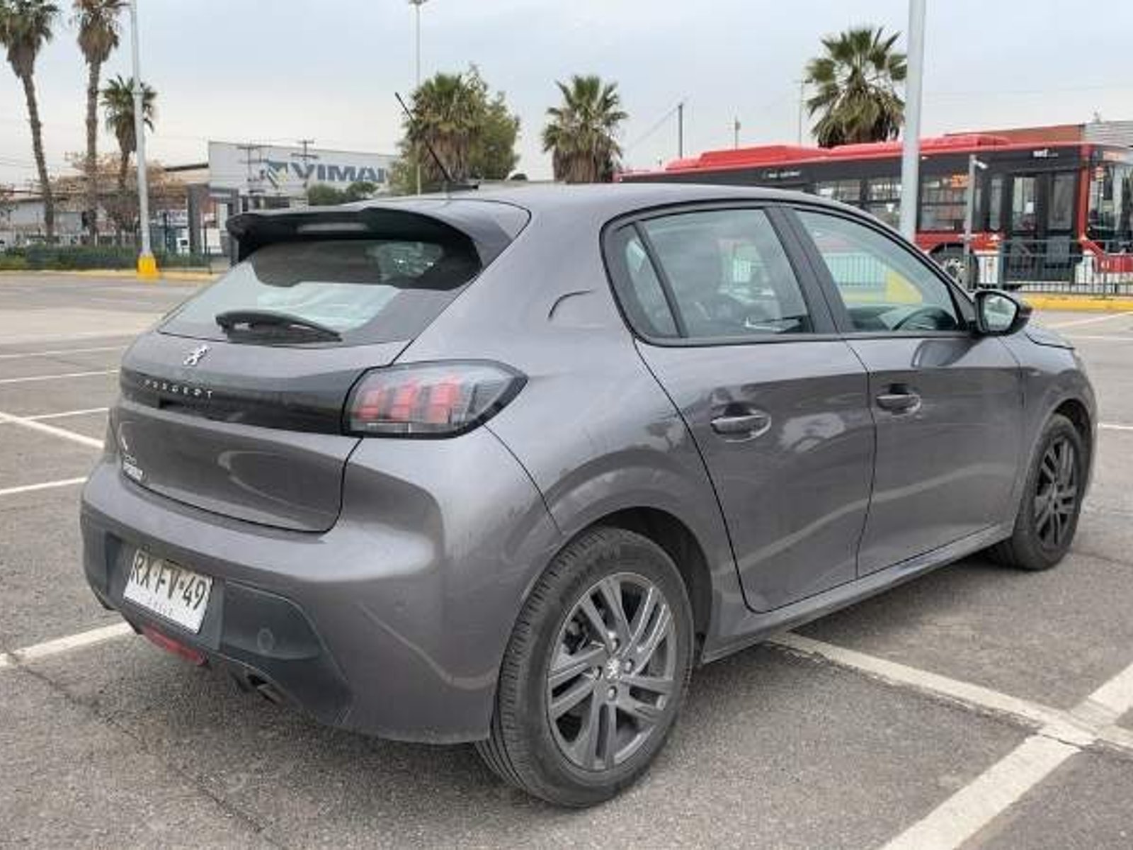 Peugeot 208 1.2 Puretech Active Pack 4x2 100 Eat8 5p 2022 - Foto 4 de 5