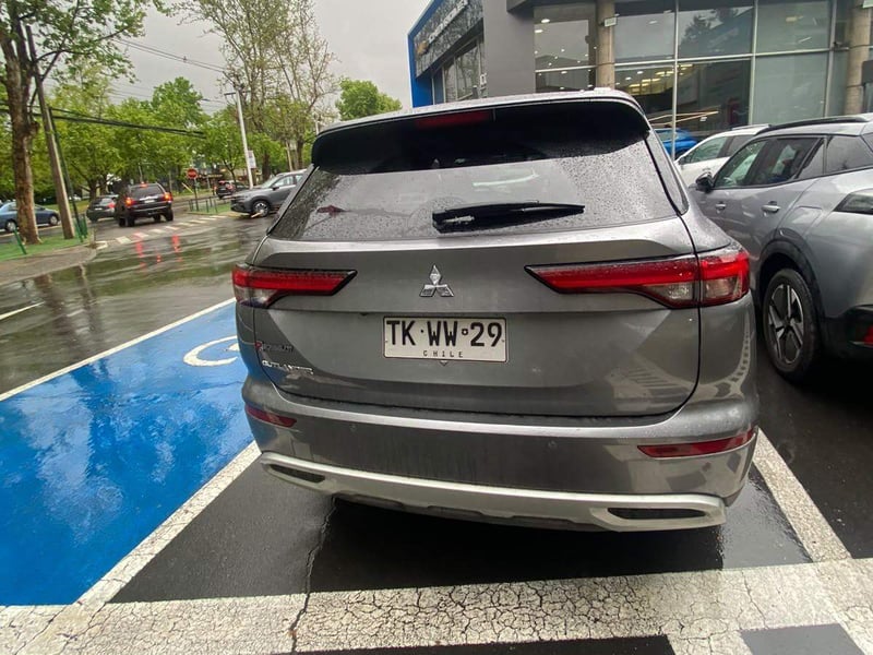 Mitsubishi Outlander 2.5 Glx N 4x2 At 5p 2024 - Imagen 5 de 5