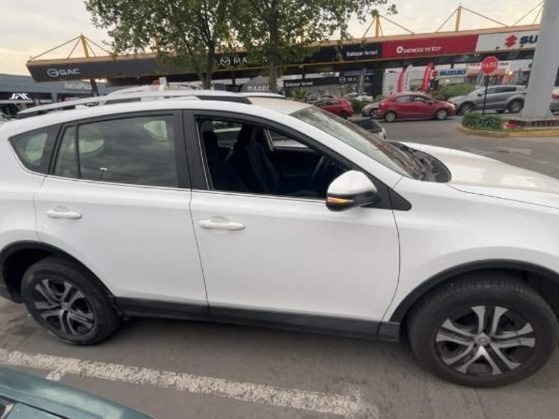 Toyota Rav 4 2.0 Lujo 4x2 Cvt At 5p 2018 - Imagen 3 de 5