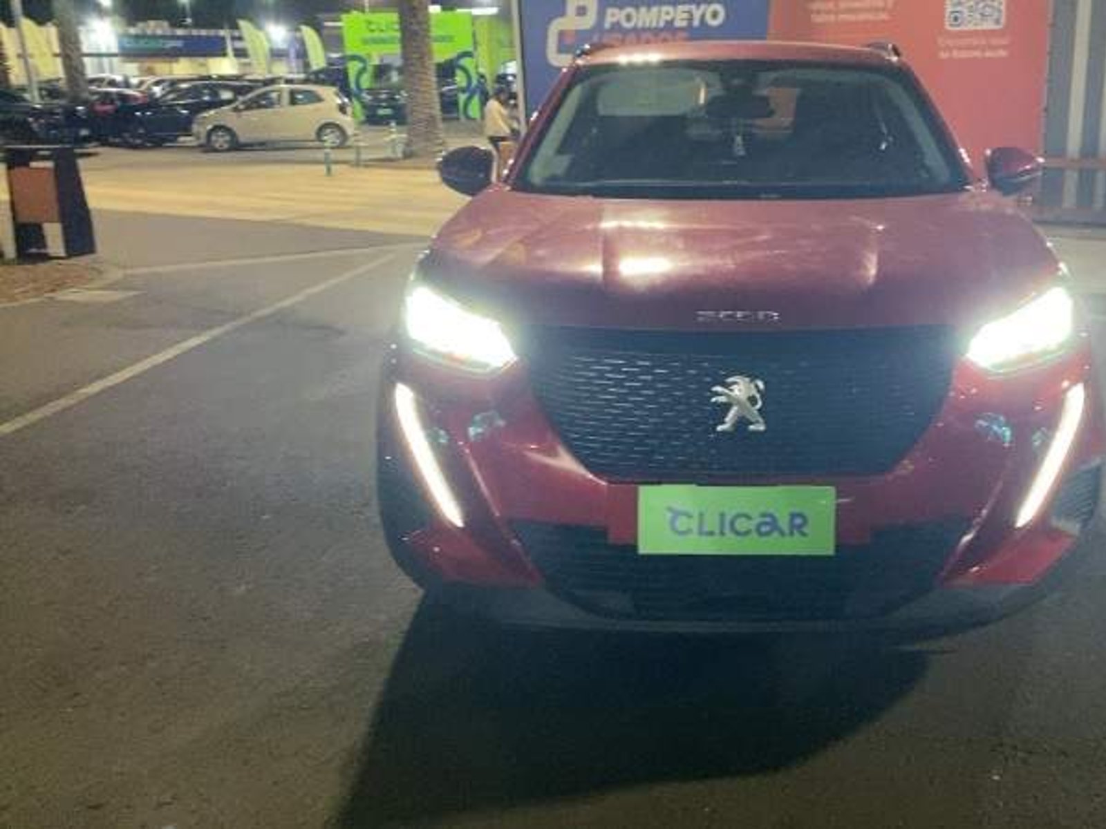 Peugeot 2008 1.2 Active Puretech 4x2 130 Mt 5p 2021 - Foto 2 de 5