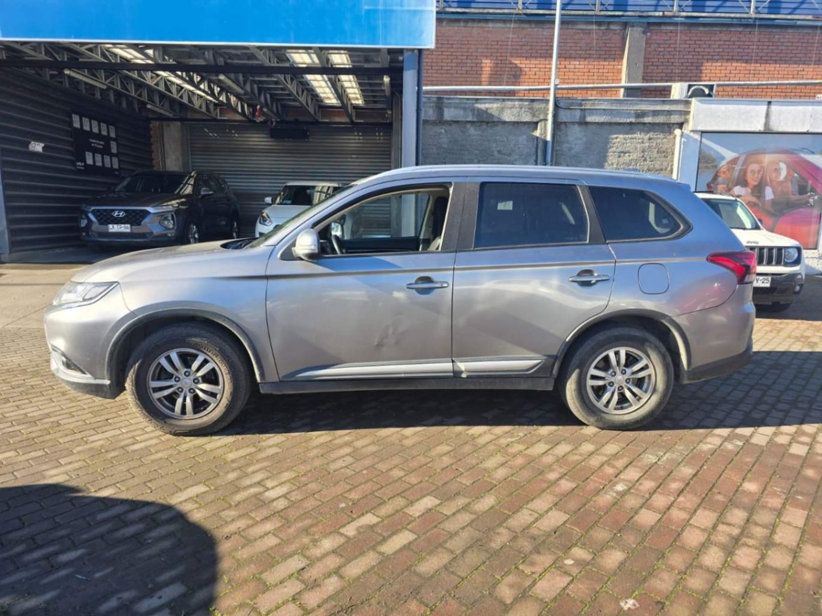 Mitsubishi Outlander 2.0 4x2 At 5p 2021 - Imagen 8 de 8