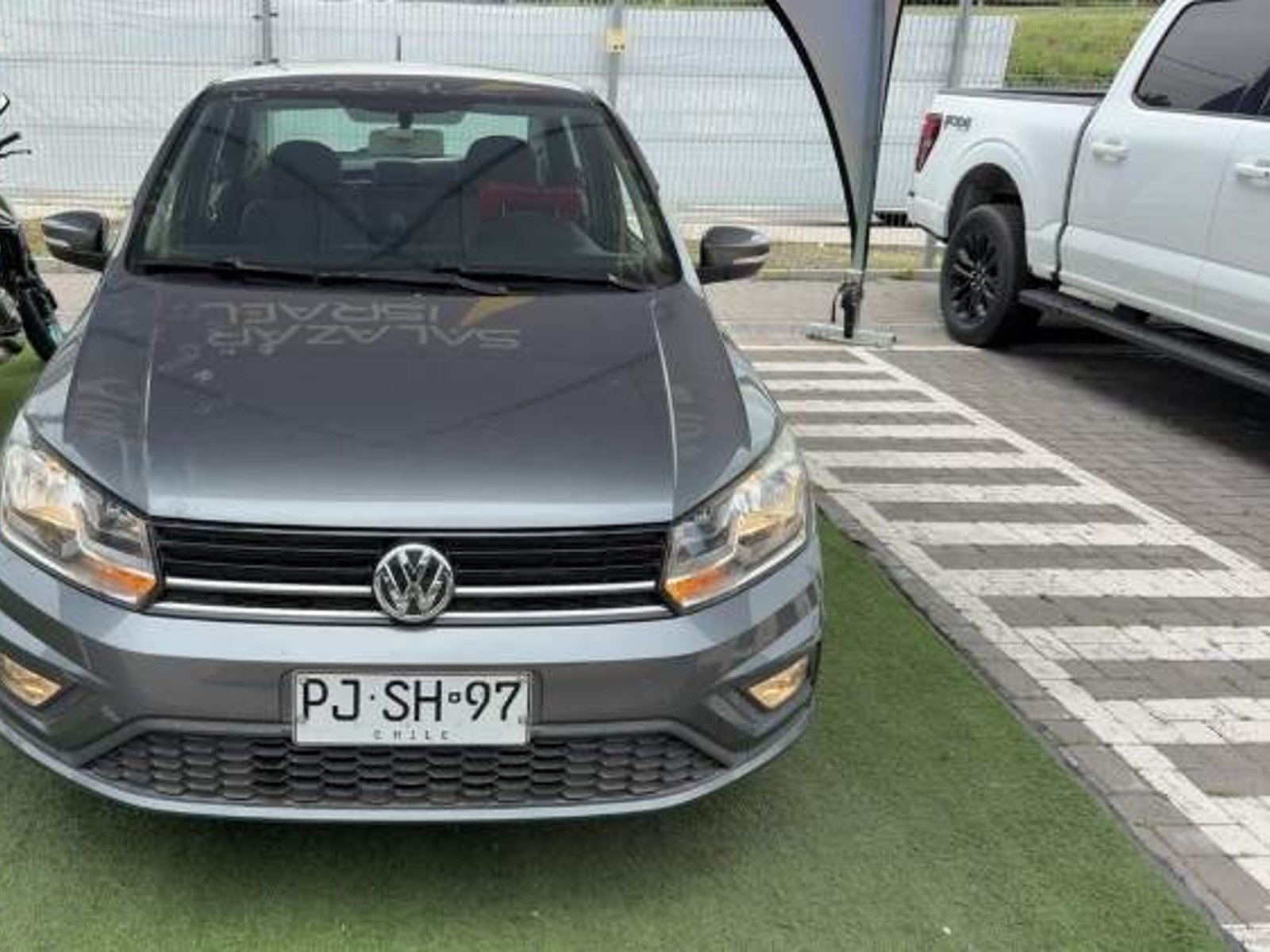 Volkswagen Voyage 1.6 Highline 4x2 Mt 4p 2021 - Foto 2 de 5