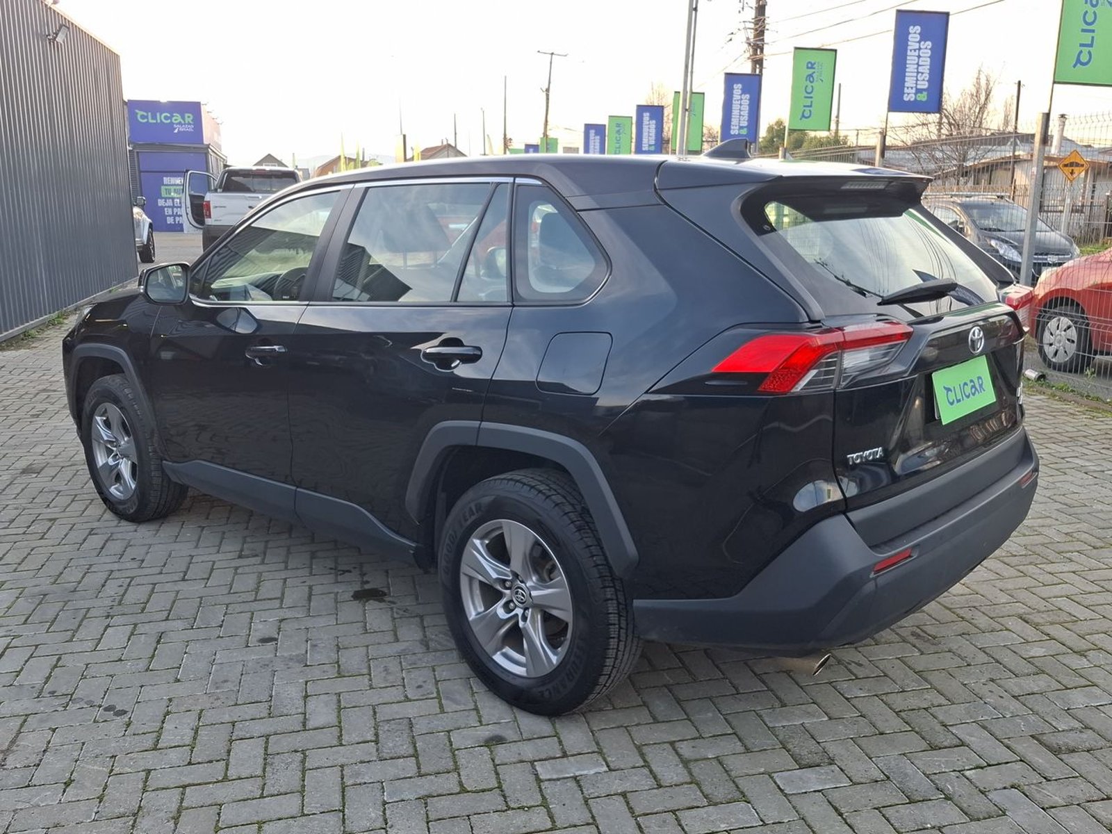 Toyota Rav 4 2.0 Le 4x4 Mt 5p 2022 - Imagen 5 de 8