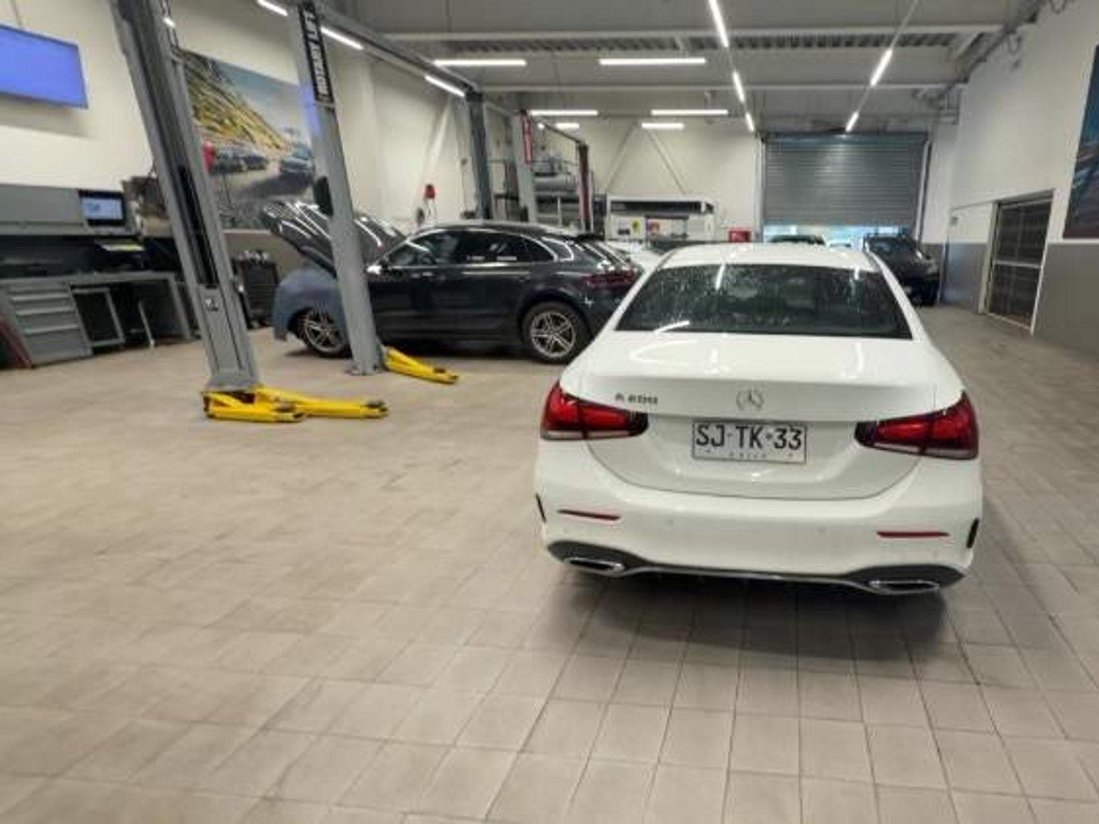 Mercedes-Benz A 200 1.3 Amg Line 4x2 Sedan At 4p 2023 - Foto 5 de 5
