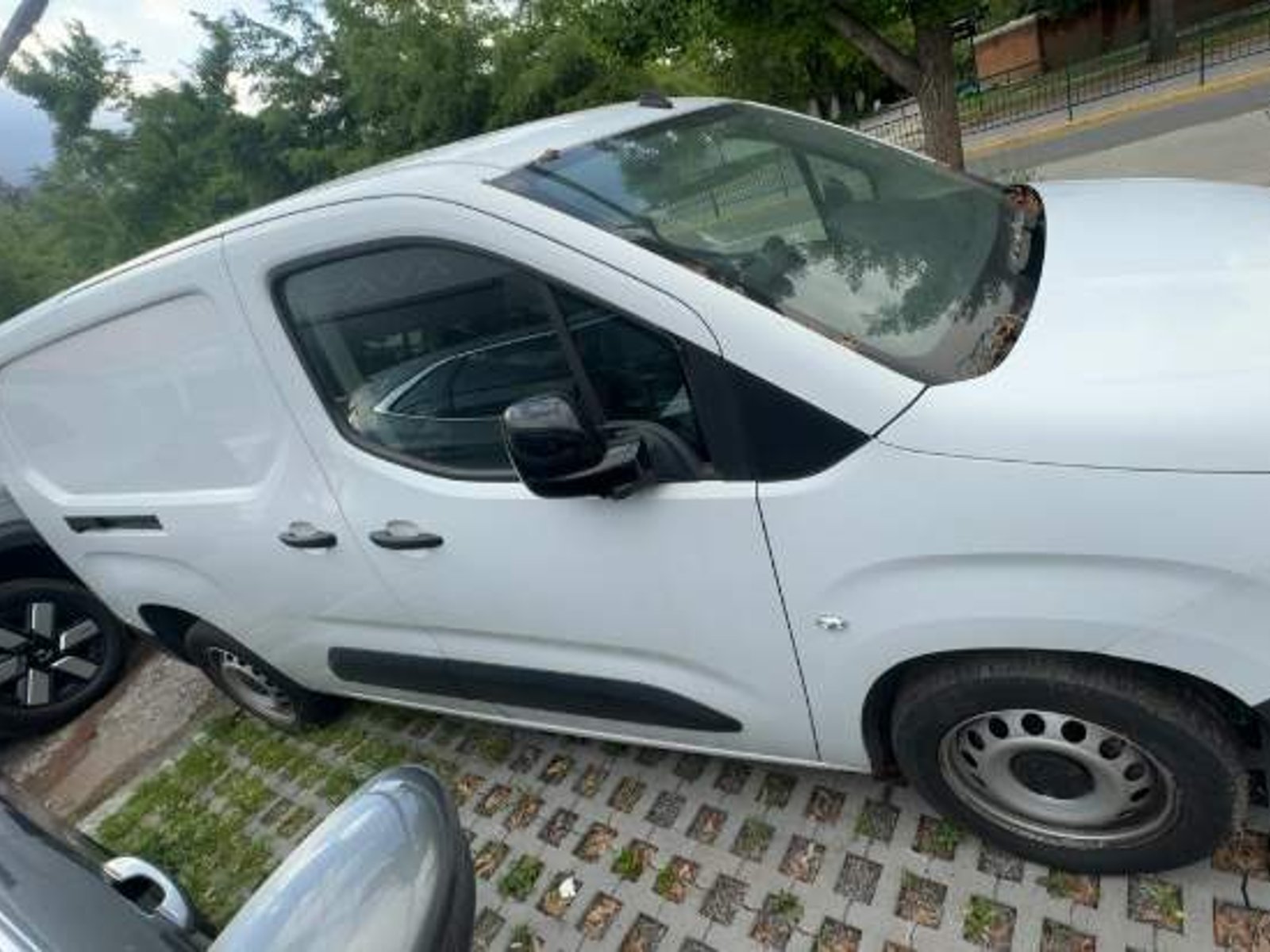 Peugeot Partner 1.6 L2 Hdi Diesel 90hp 4x2 Mt 5p 2023 - Foto 3 de 5