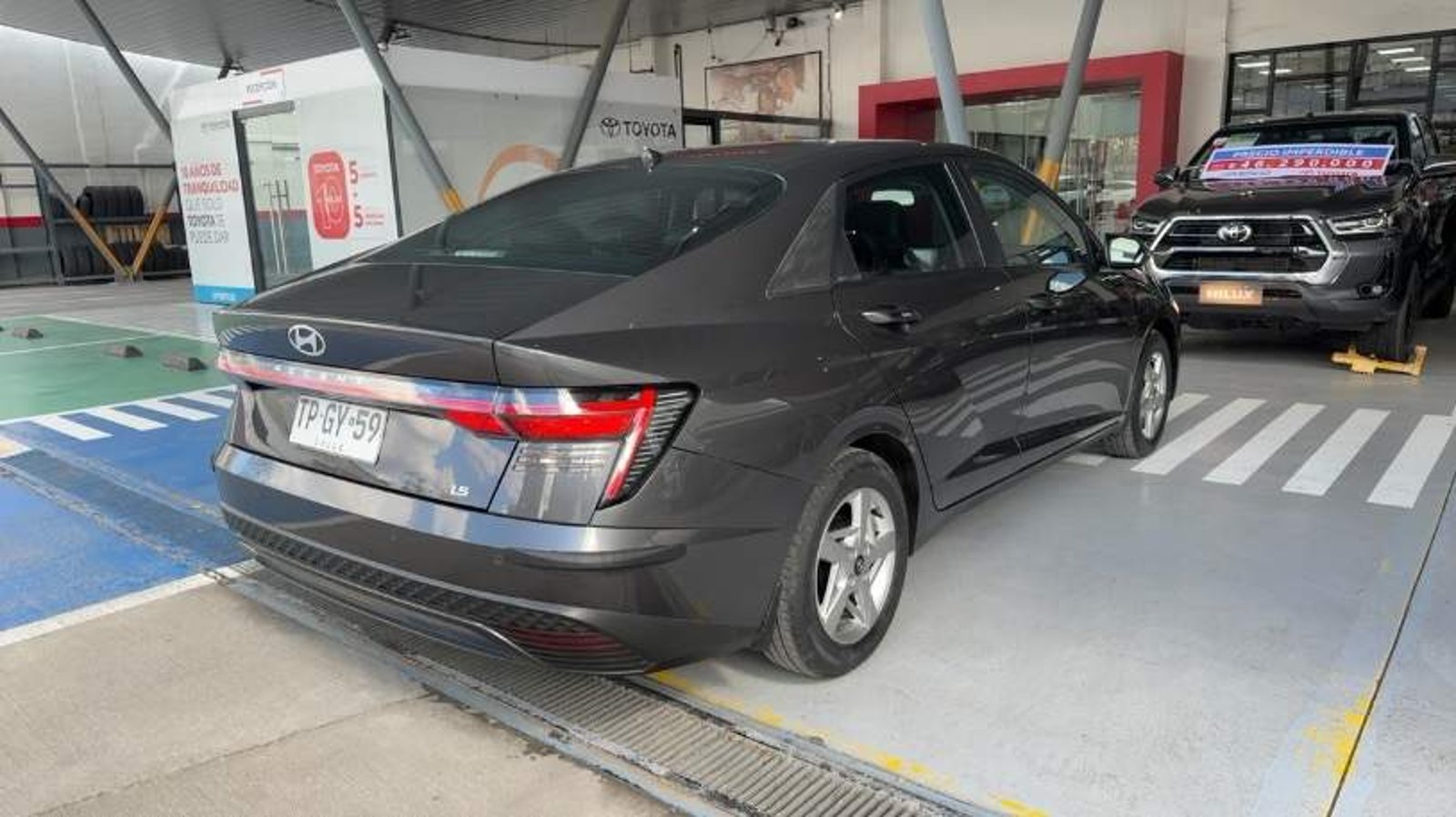Hyundai Accent 1.5 Plus 4x2 Mt 4p 2024 - Imagen 3 de 4