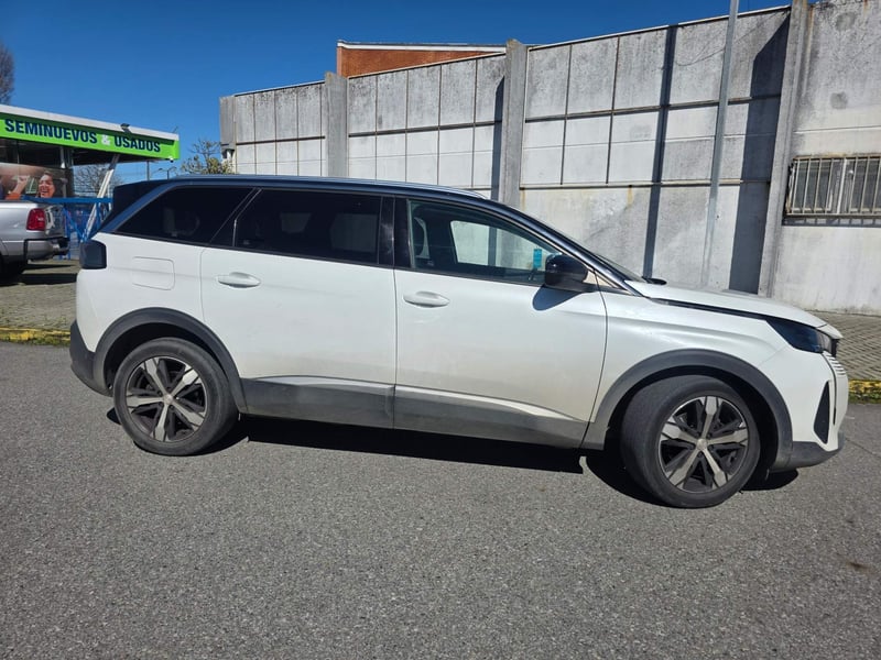Peugeot 5008 1.6 Allure Thp 4x2 165 Eat6 5p 2021 - Imagen 3 de 5