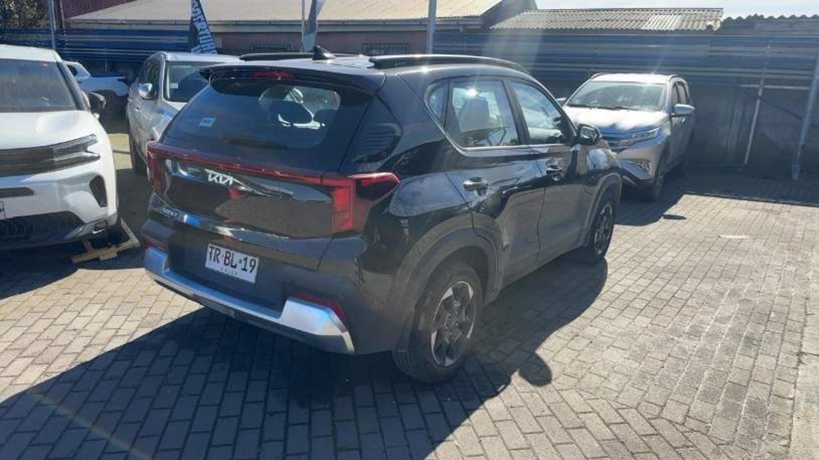 Kia Sonet 1.5 Ex 4x2 6mt 5p 2024 - Imagen 4 de 5