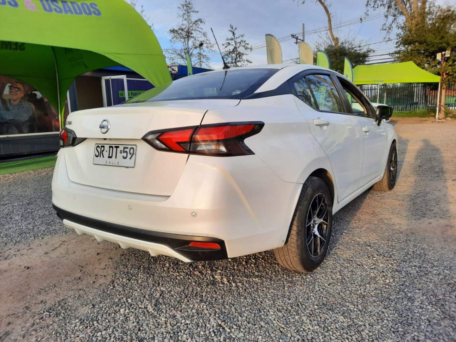 Nissan Versa 1.6 Sense 4x2 Mt 4p 2023 - Foto 4 de 5