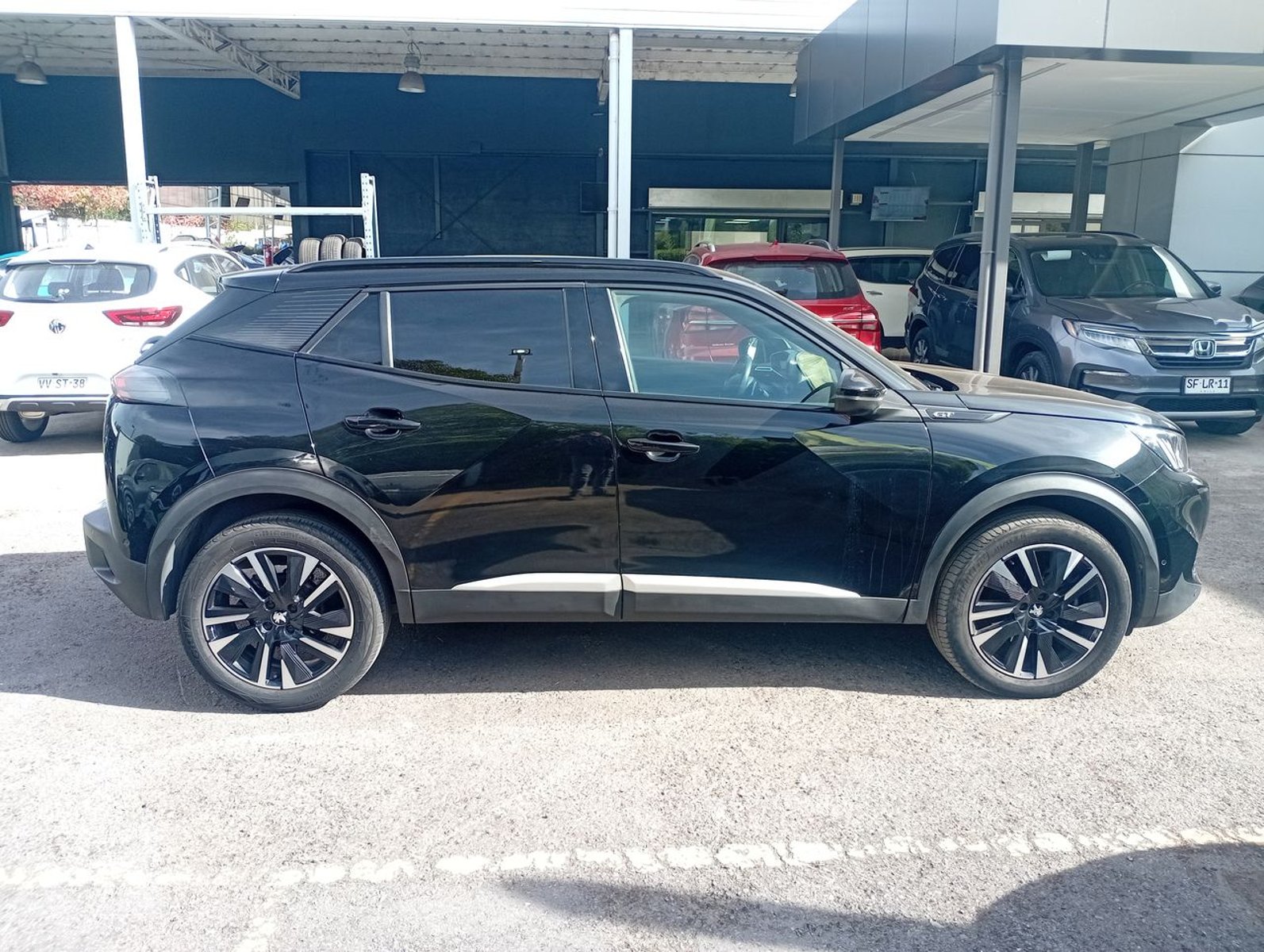 Peugeot 2008 1.5 Gt Line Bluehdi Diesel 130 4x2 Eat8 5p 2023 - Imagen 8 de 8