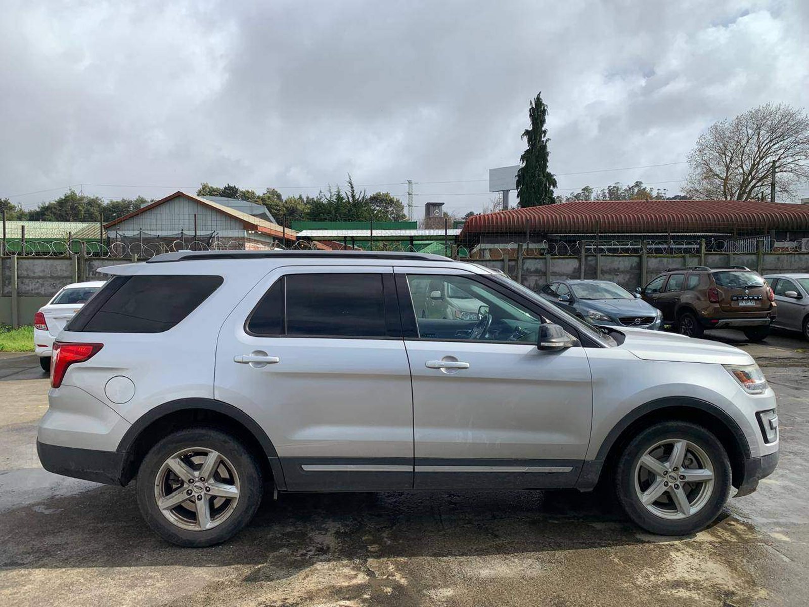 Ford Explorer 3.5 Xlt 4x2 3 Corridas At 5p 2017 - Foto 3 de 5