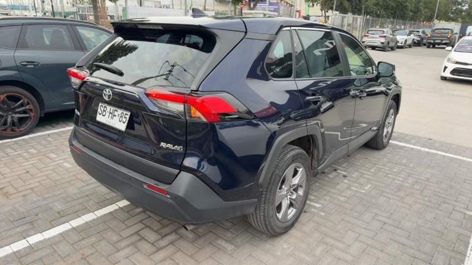 Toyota Rav 4 2.0 Le 4x2 Cvt At 5p 2022 - Imagen 4 de 5