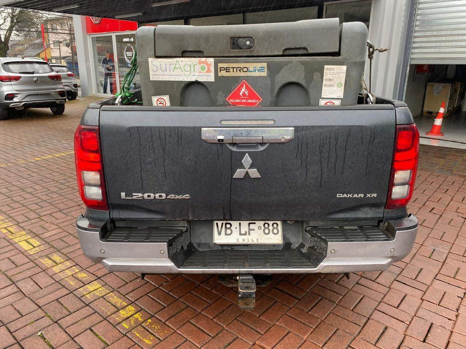 Mitsubishi L200 2.4 Dakar Xr Diesel 4x4 Dob. Cab. Euro6 At 4p 2025 - Foto 5 de 8