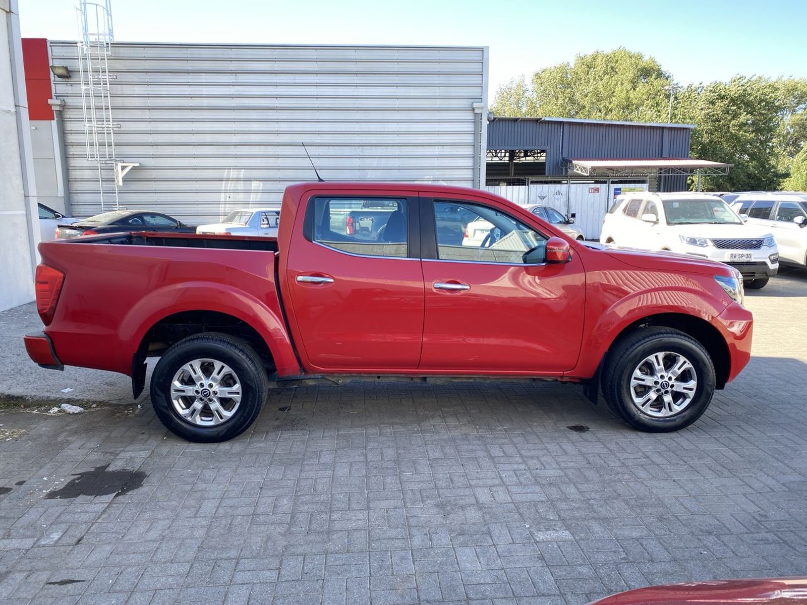 Nissan Navara 2.3d Xe Diesel 4x2 Dob.cab. Mt 4p 2024 - Imagen 8 de 8
