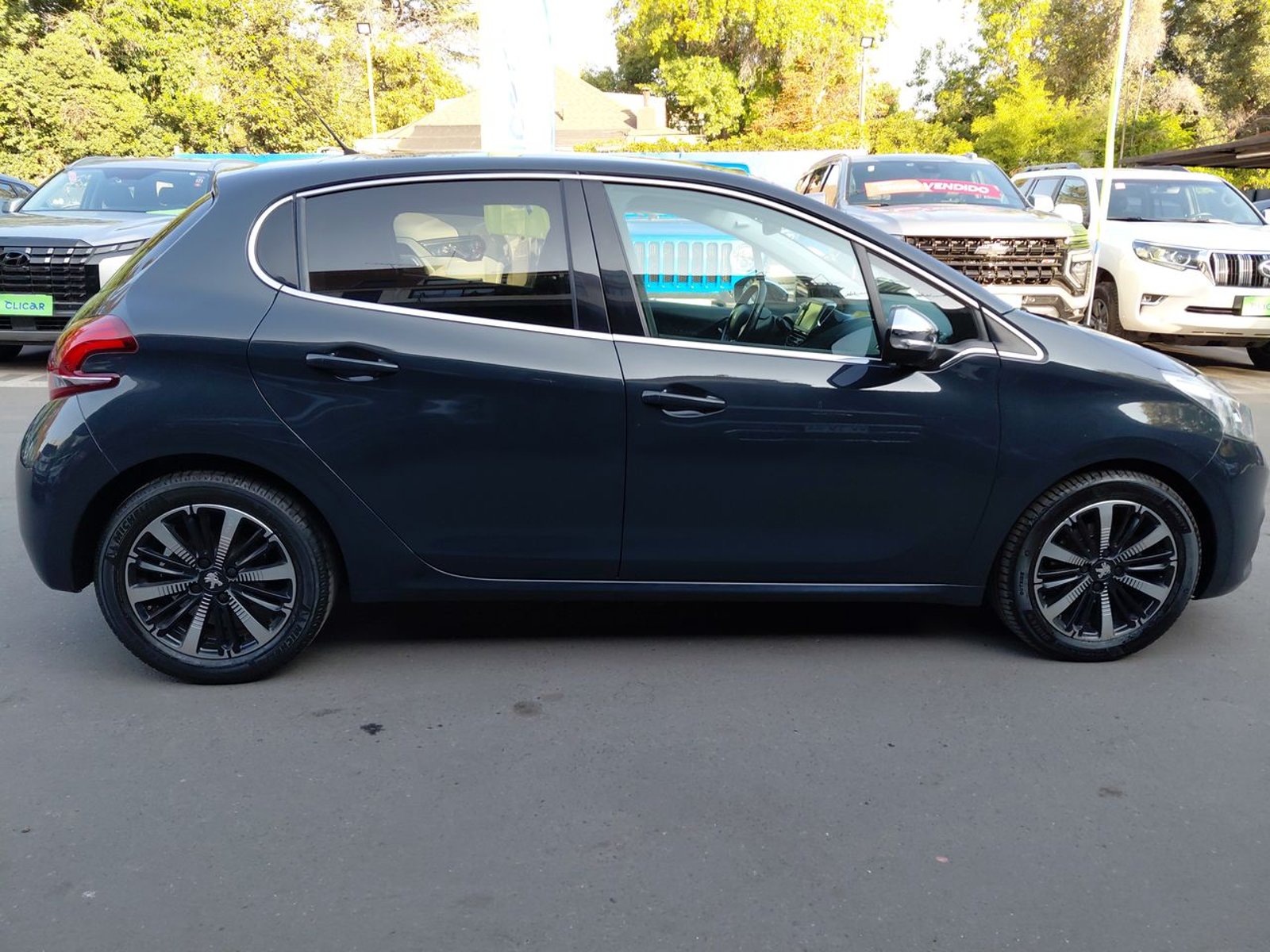Peugeot 208 1.2 Allure Puretech 4x2 110hp At6 5p 2019 - Imagen 8 de 8