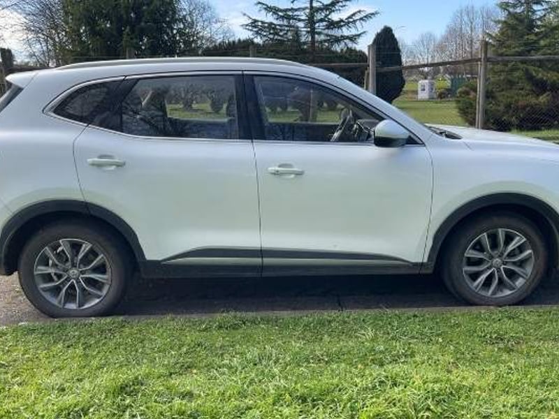MG Hs 1.5t Comfort 2wd Mt 5p 2023 - Imagen 3 de 5