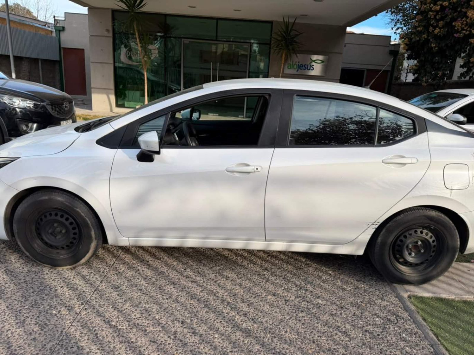 Nissan Versa 1.6 Sense 4x2 Mt 4p 2020 - Imagen 8 de 8
