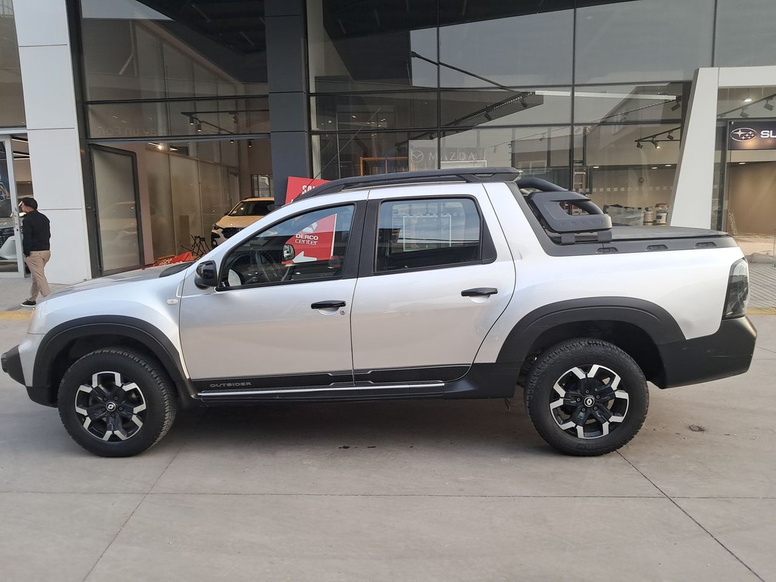 Renault Oroch 1.3 Intens Outsider Dob. Cab. 4x2 At 4p 2023 - Foto 4 de 8