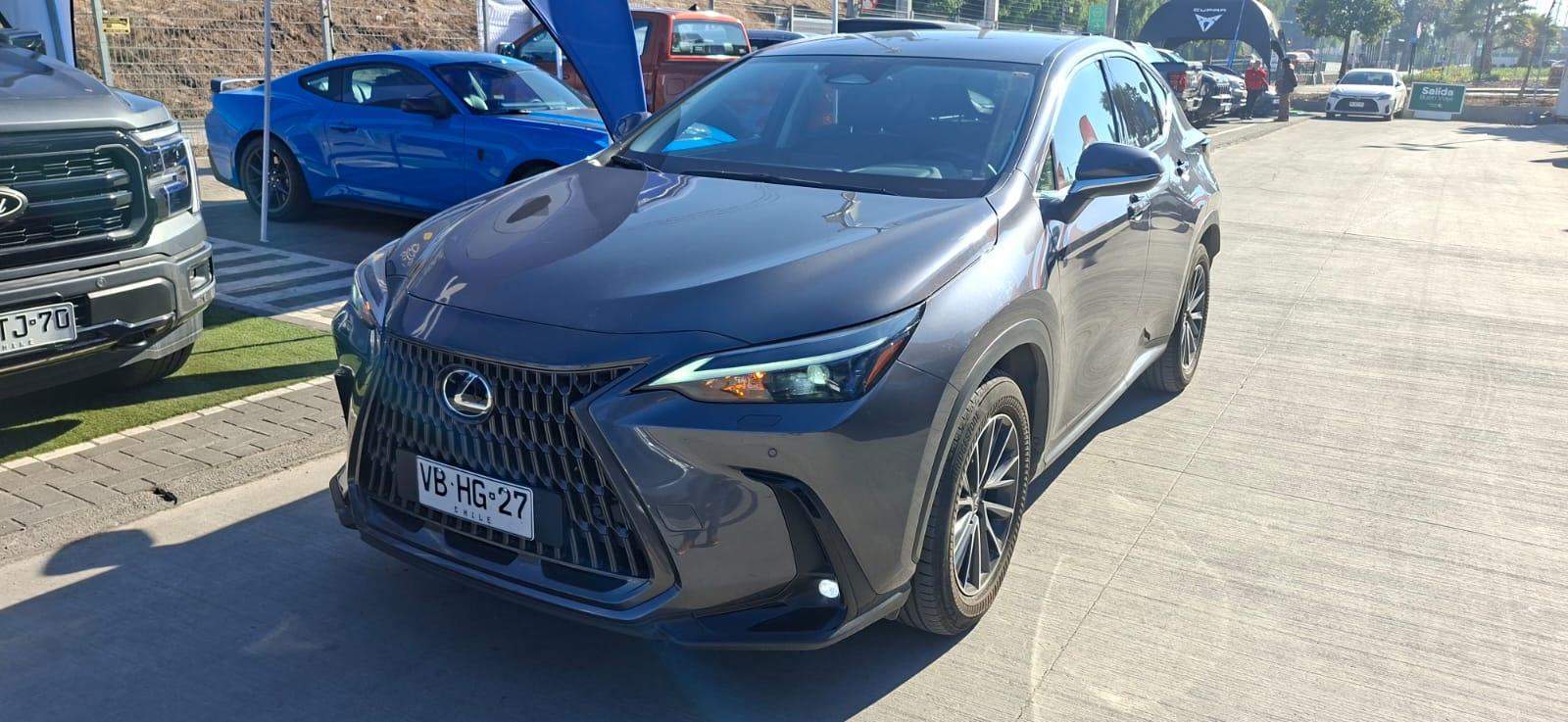 Lexus Nx450 2.5 Premium Phev Hybrid Awd At 5p 2025 - Imagen 6 de 8