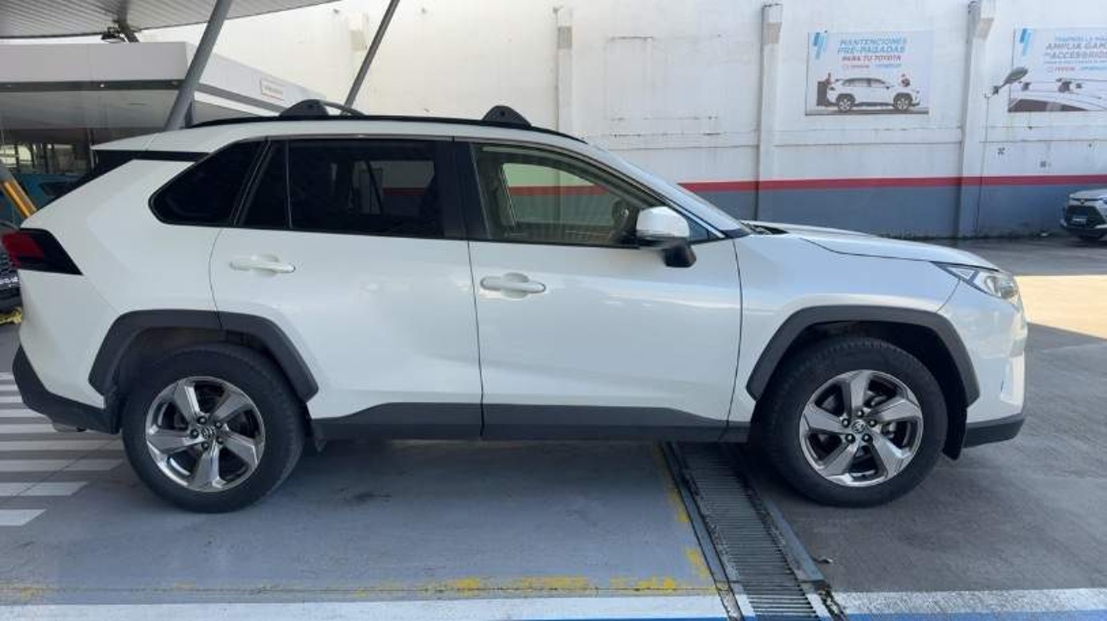 Toyota Rav 4 2.0 Xle 4x2 Cvt At 5p 2020 - Imagen 3 de 5