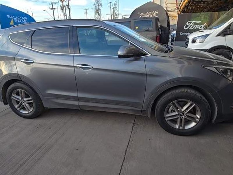 Hyundai Santa Fe 2.4 Gls 4wd Dm Wgn Mt 5p 2017 - Imagen 3 de 5