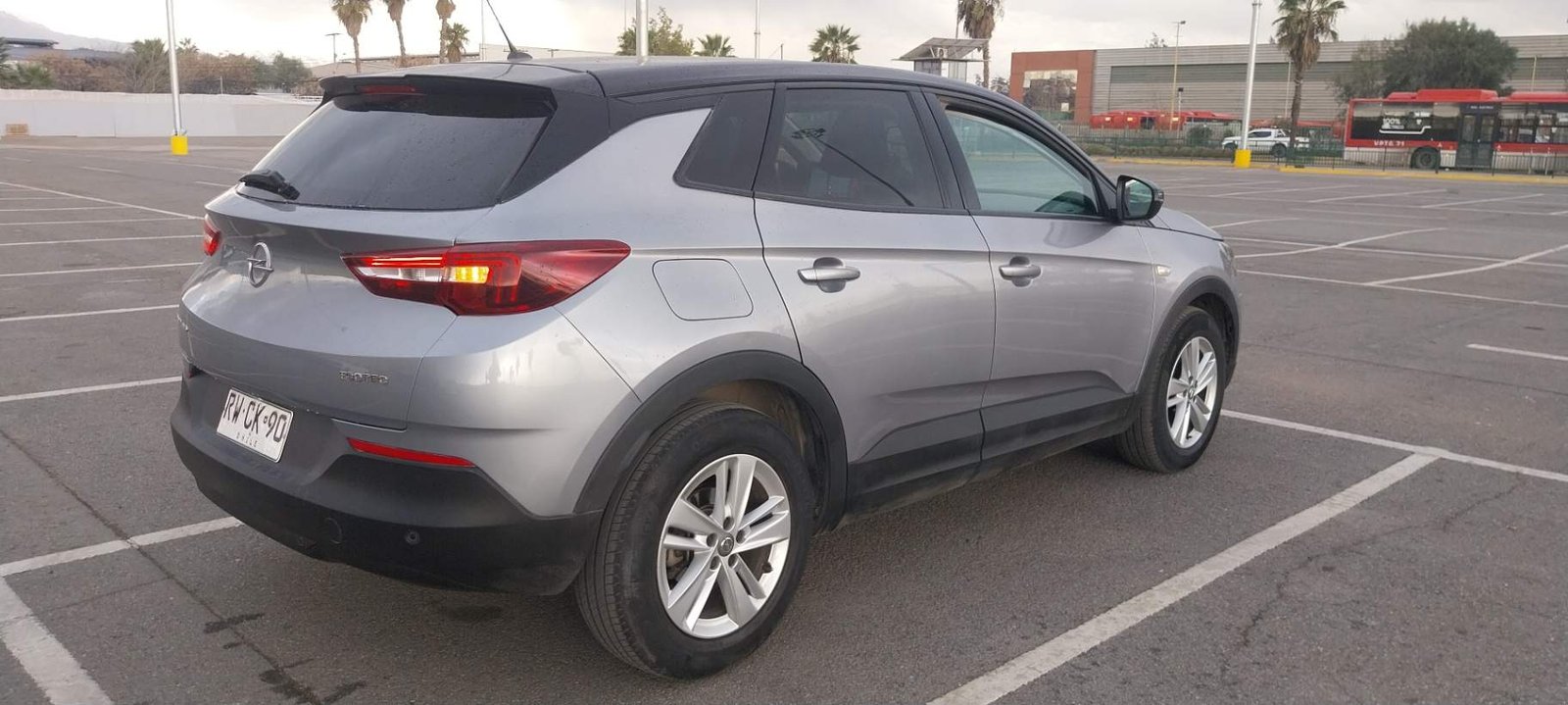 Opel Grandland 1.2t Gs Line 4x2 Mt 5p 2022 - Imagen 3 de 4