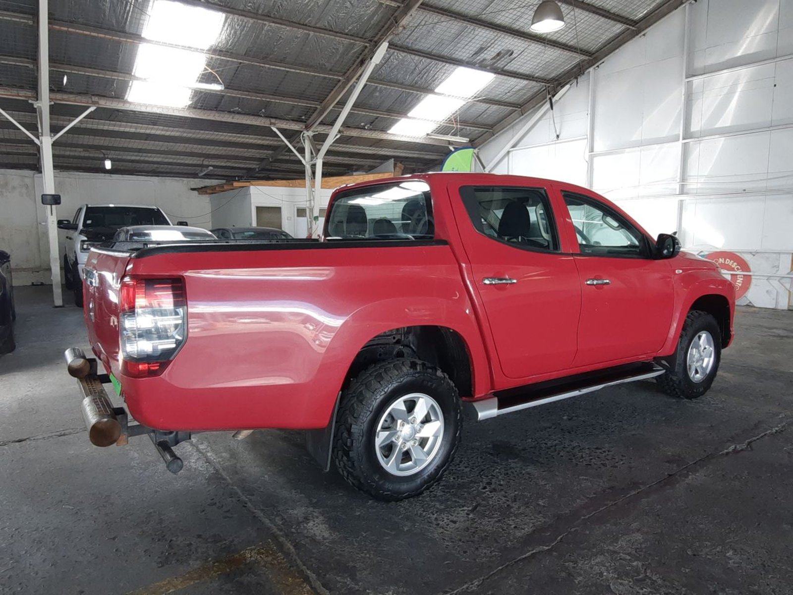 Mitsubishi L200 2.2 Katana Crt Diesel Dob. Cab. 4x4 Mt 4p 2024 - Imagen 7 de 8