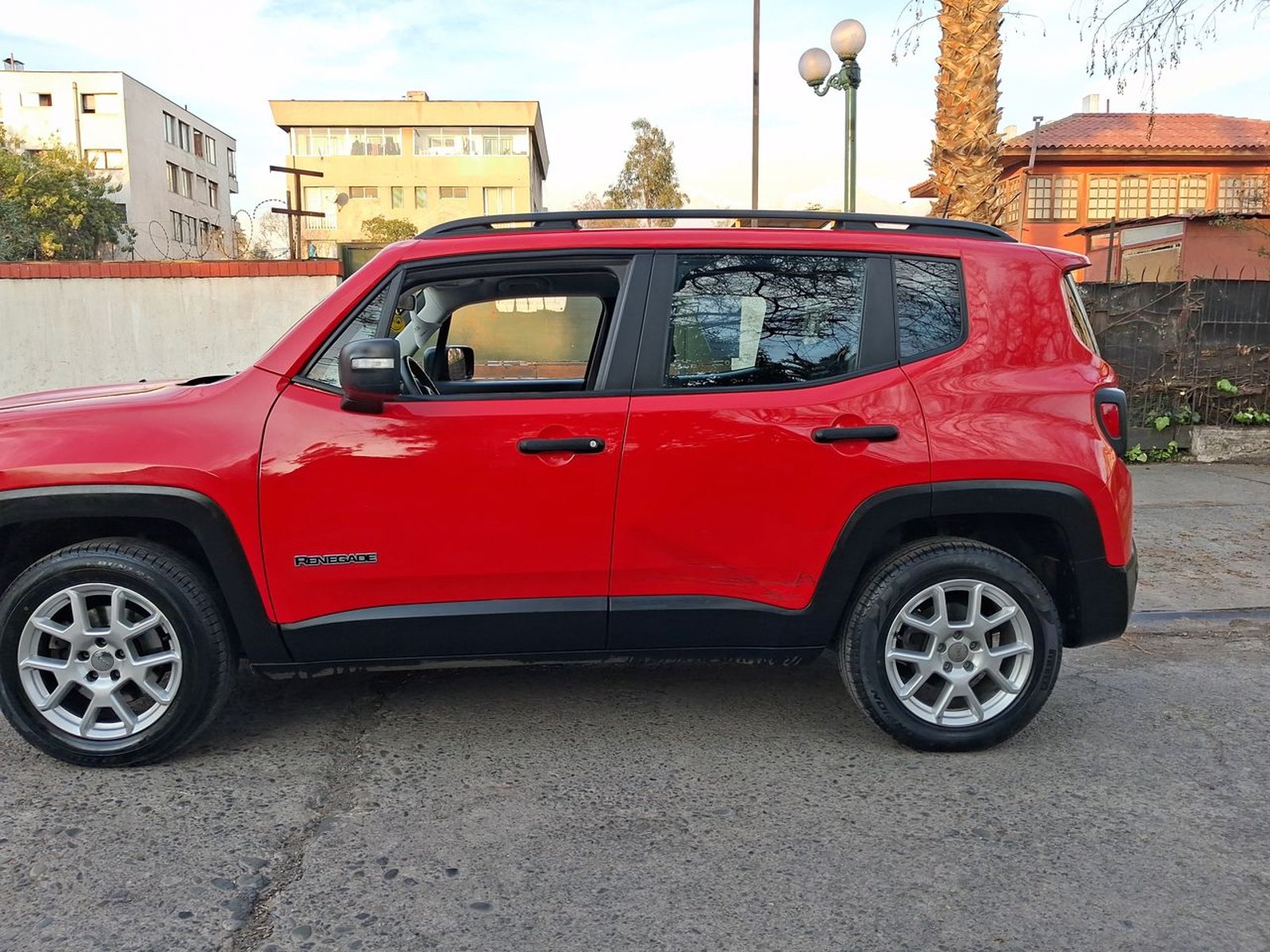 Jeep Renegade 1.8 Sport Lx 4x2 Mt 5p 2023 - Foto 4 de 8