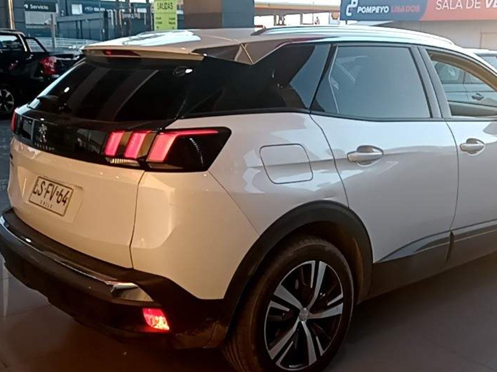 Peugeot 3008 1.5 Active Bluehdi 4x2 130 Eat8 5p 2020 - Foto 4 de 5