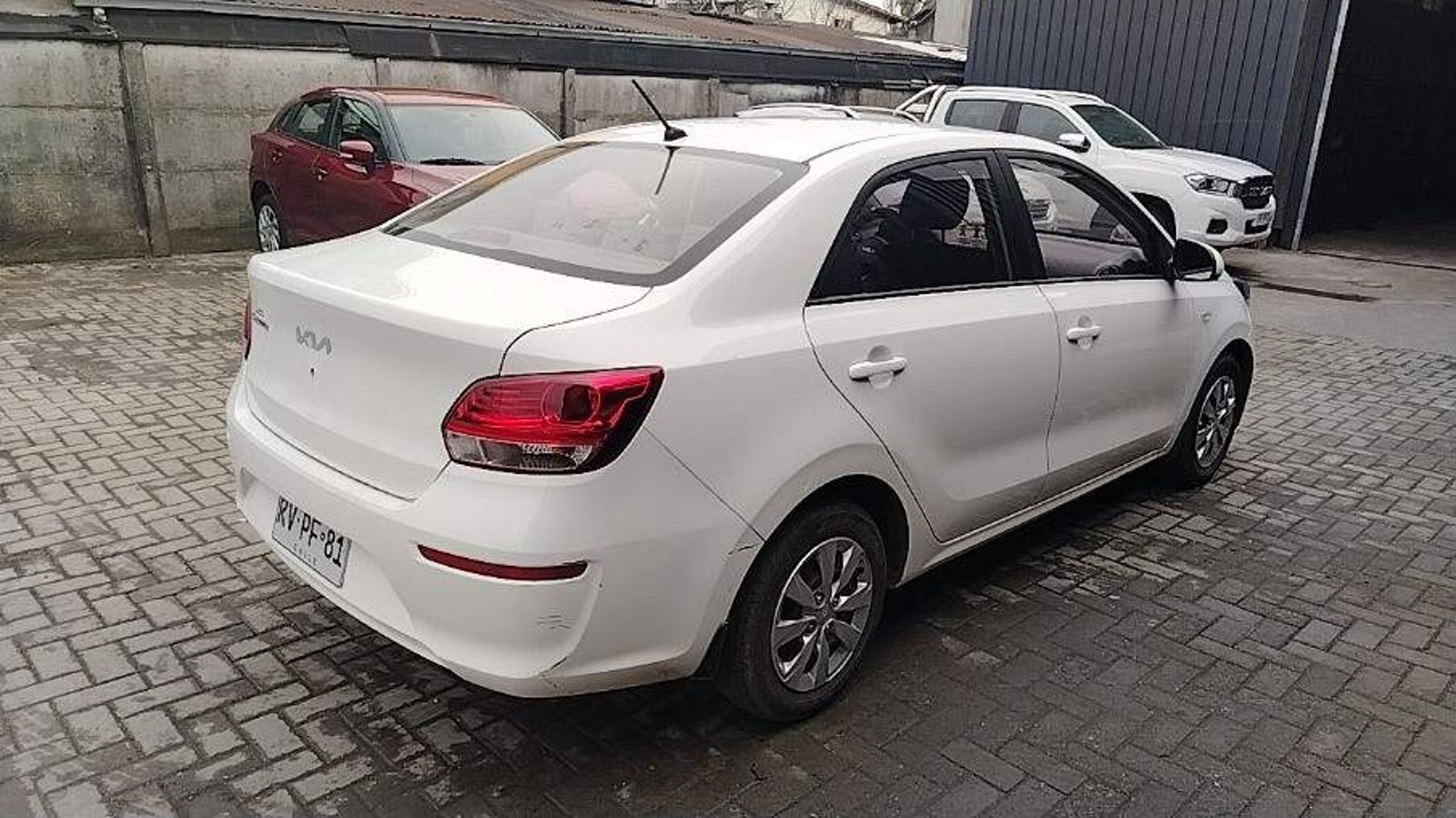 Kia Soluto 1.4 Lx 4x2 Mt 4p 2022 - Imagen 4 de 5