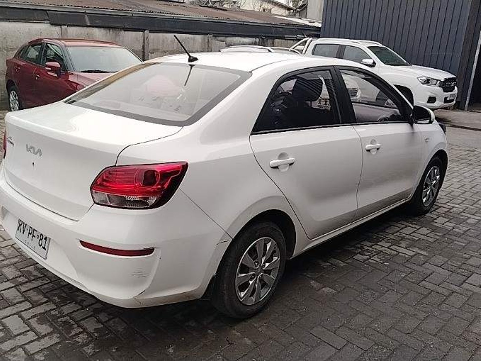 Kia Soluto 1.4 Lx 4x2 Mt 4p 2022 - Foto 4 de 5
