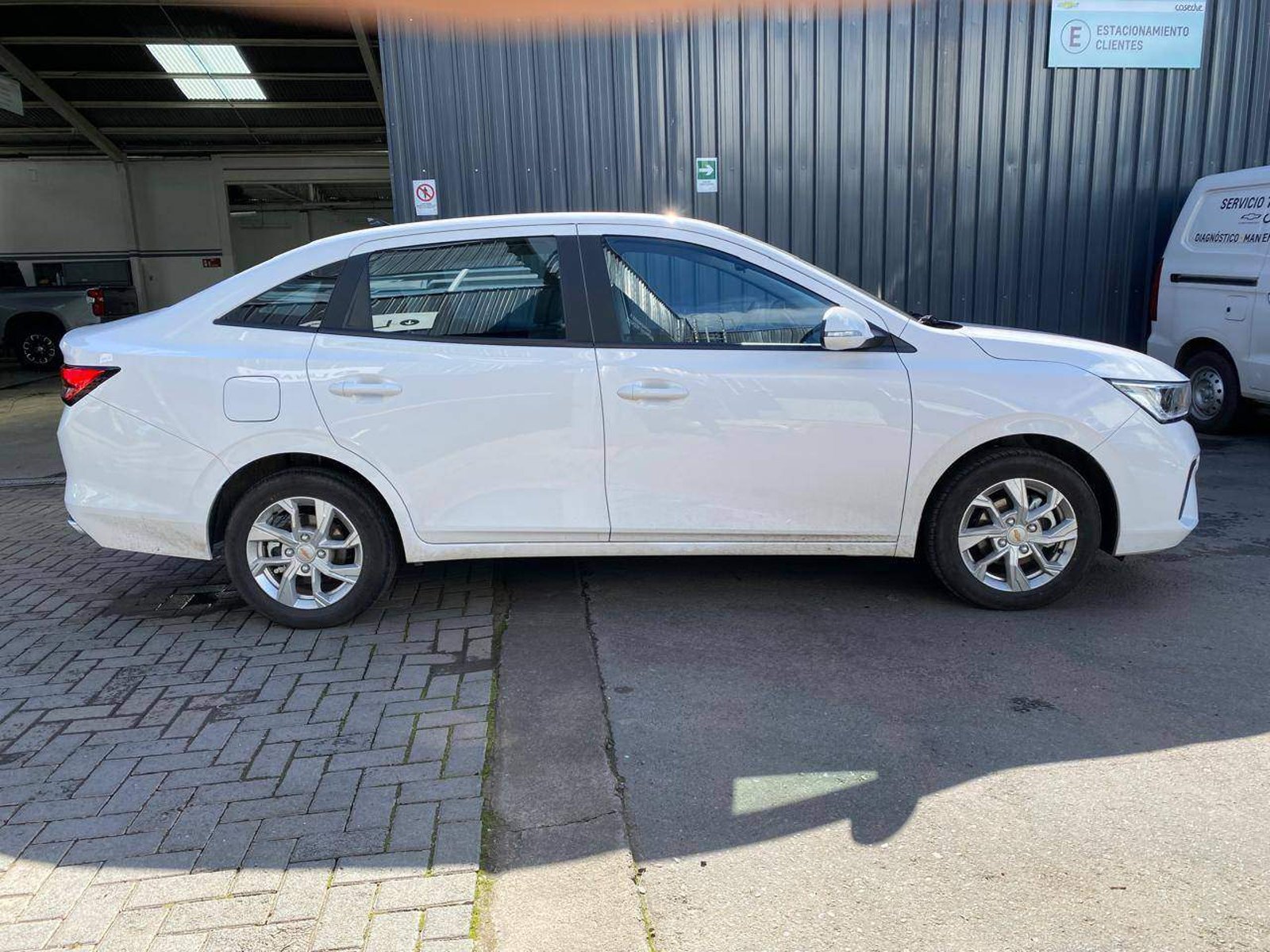Chevrolet Sail 1.5 Ltz T 4x2 Sdn Mt 4p 2026 - Foto 2 de 4