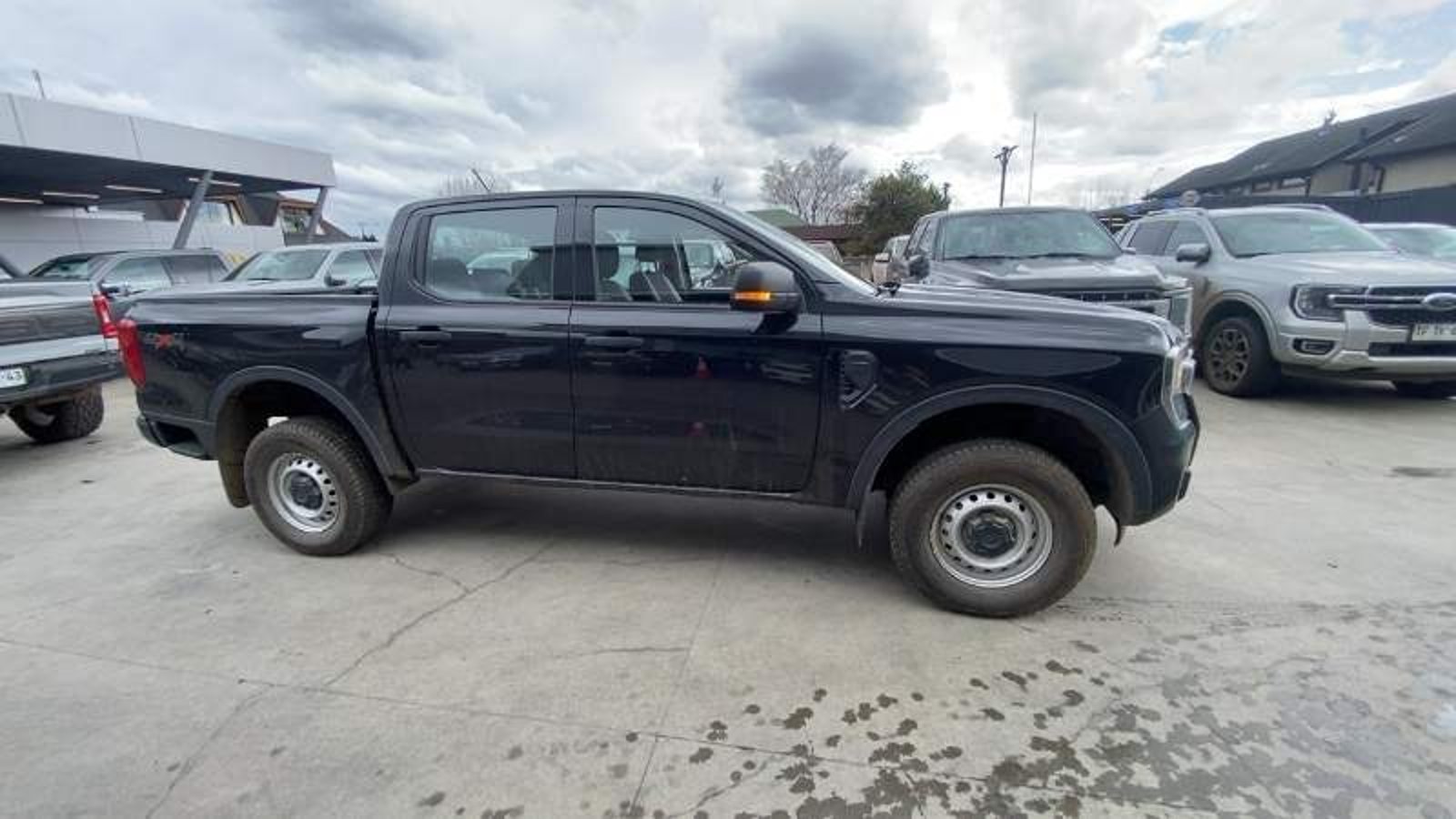 Ford Ranger 2.0 Xl Diesel 4x4 Dob. Cab. Mt 4p 2025 - Imagen 3 de 5