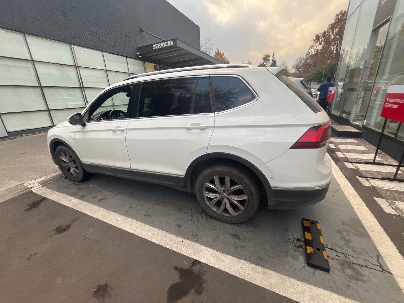 Volkswagen Tiguan 2.0 Tsi Limited 4motion 4x4 At 5p 2019 - Imagen 8 de 8