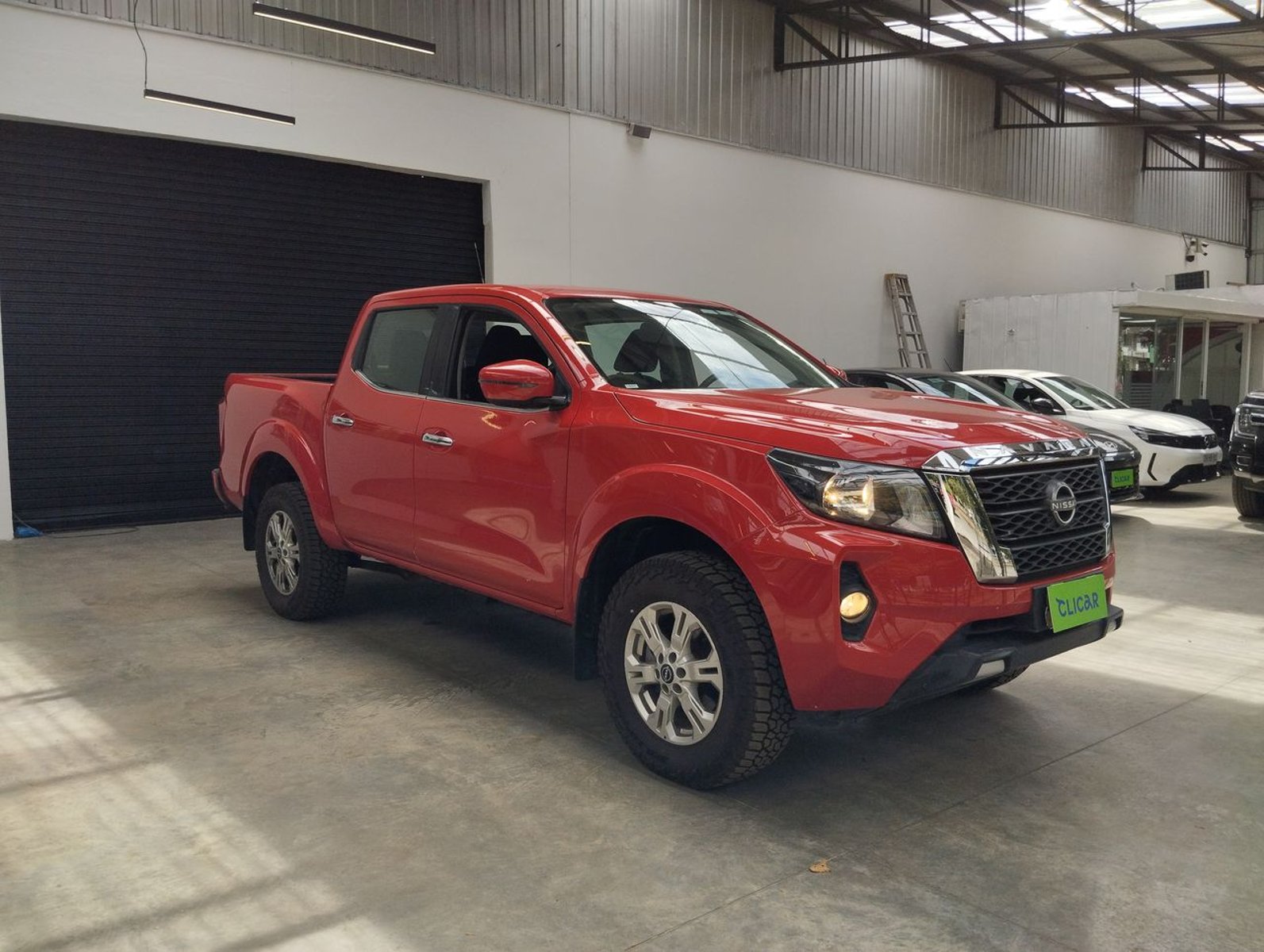 Nissan Navara 2.3d Xe Diesel 4x2 Dob.cab. Mt 4p 2024 - Imagen 3 de 8