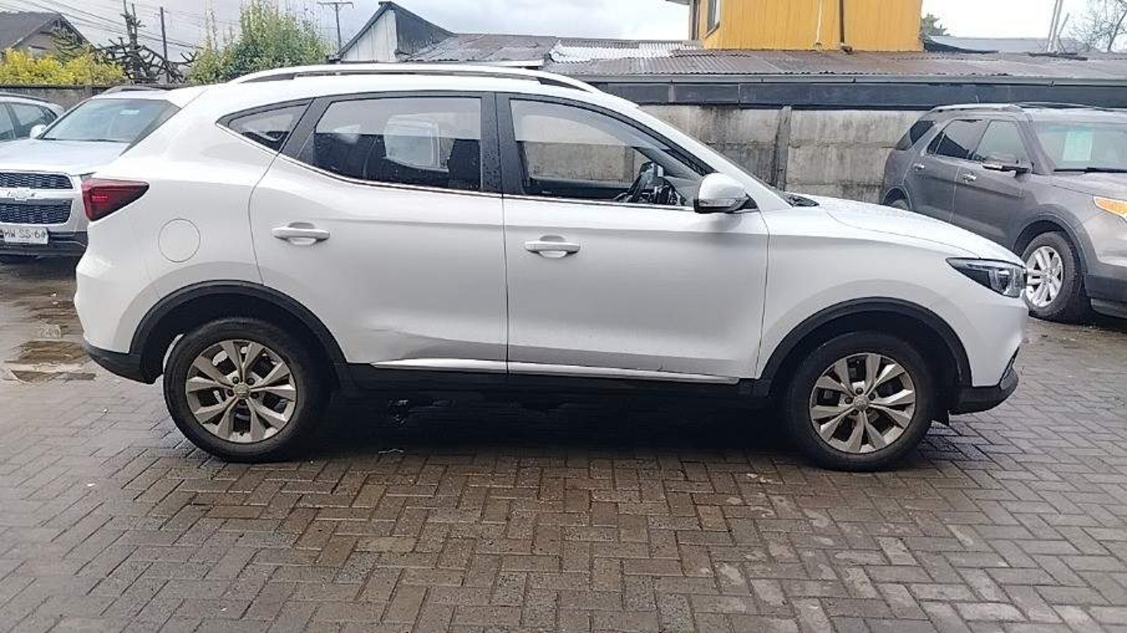 MG Mg Zs 1.5 Std 4x2 Mt 5p 2024 - Imagen 3 de 5