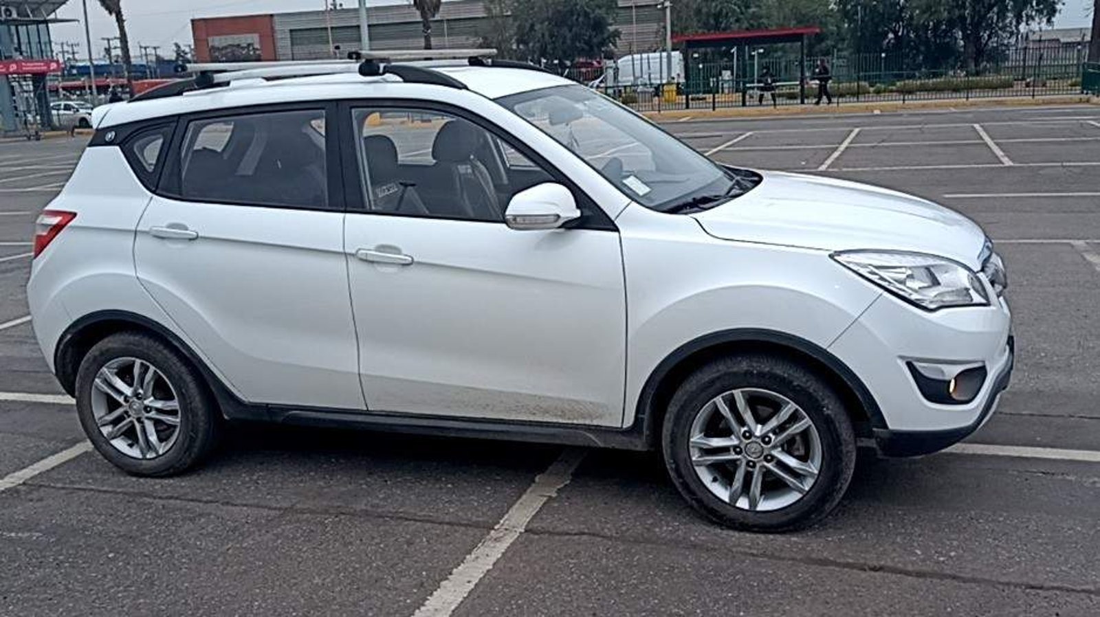Changan Cs35 1.6 Confort Nav 4x2 Mt 5p 2017 - Imagen 3 de 5