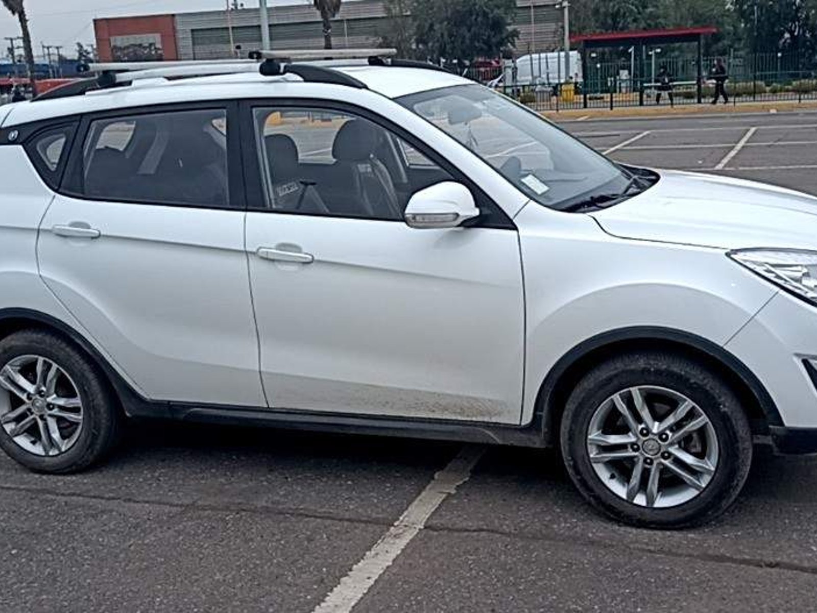 Changan Cs35 1.6 Confort Nav 4x2 Mt 5p 2017 - Foto 3 de 5