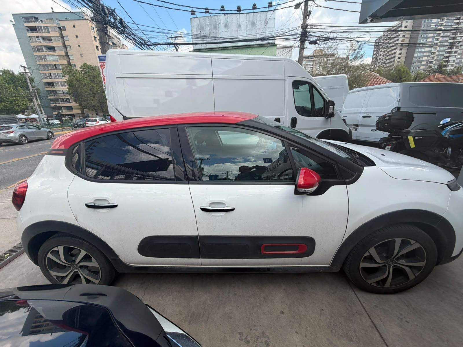 Citroën C3 1.5 Shine Bluehdi Diesel 4x2 Connected Cam 100 Ss Bvm6 Hb Mt 5p 2021 - Foto 3 de 5